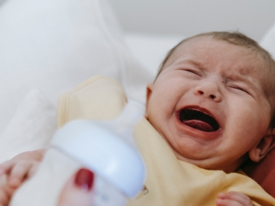 Pleurs de bébé : est-ce possible de les décrypter ?
